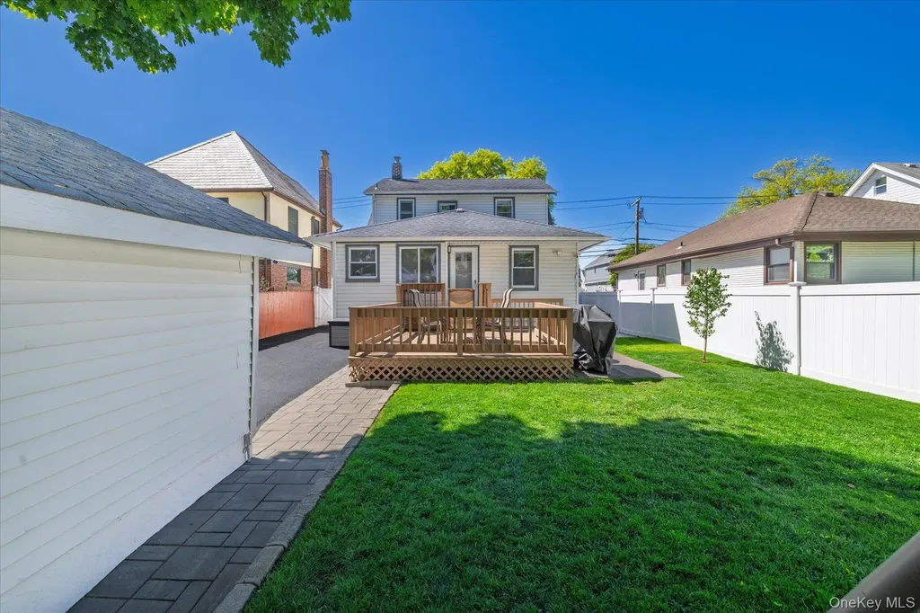 43 Nassau Boulevard Malverne NY 11565