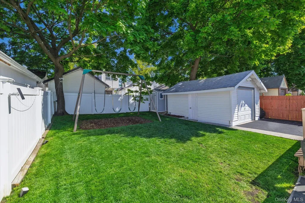 43 Nassau Boulevard Malverne NY 11565