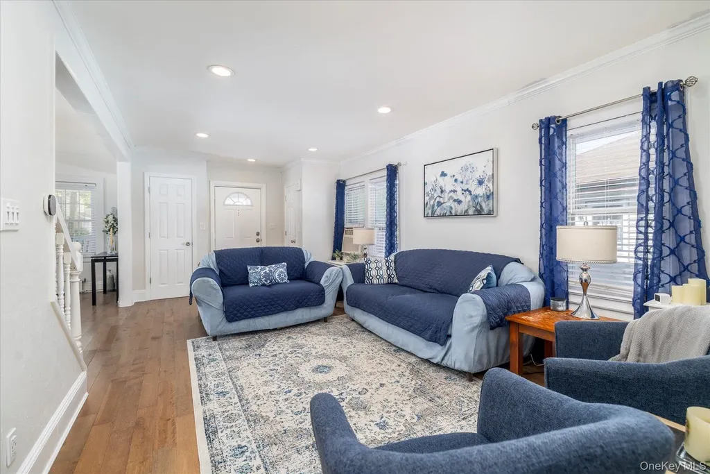 43 Nassau Boulevard Malverne NY 11565