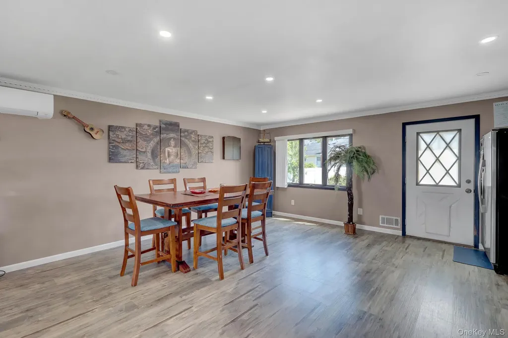 2718 Rowehl Drive East Meadow NY 11554