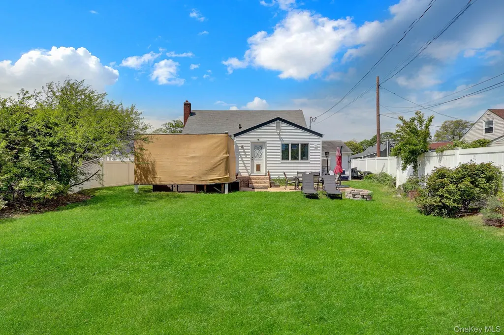 2718 Rowehl Drive East Meadow NY 11554