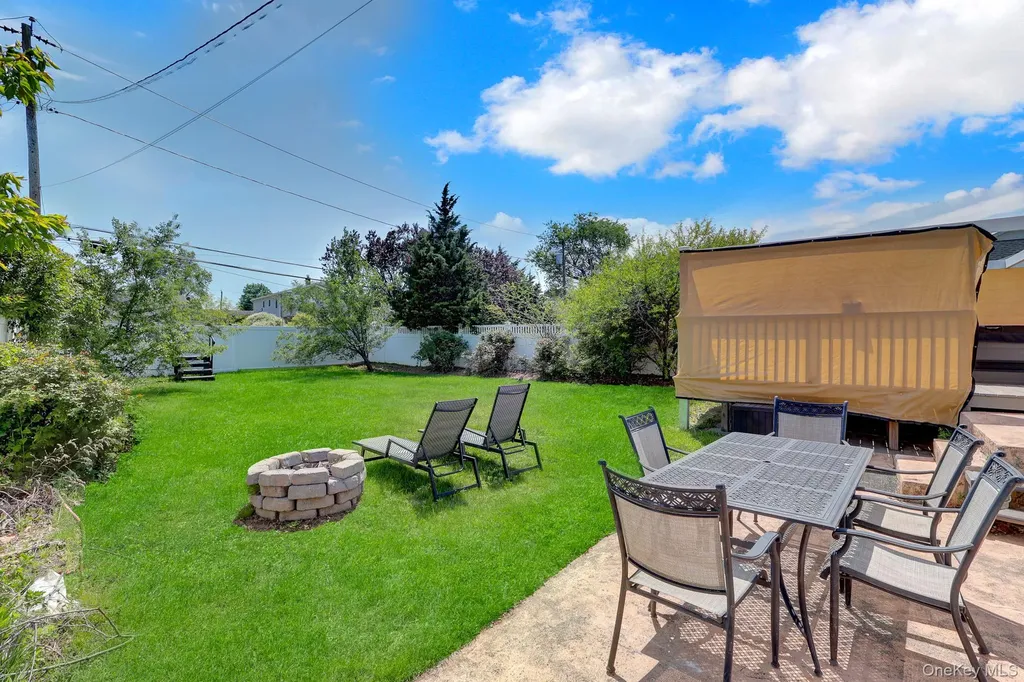 2718 Rowehl Drive East Meadow NY 11554