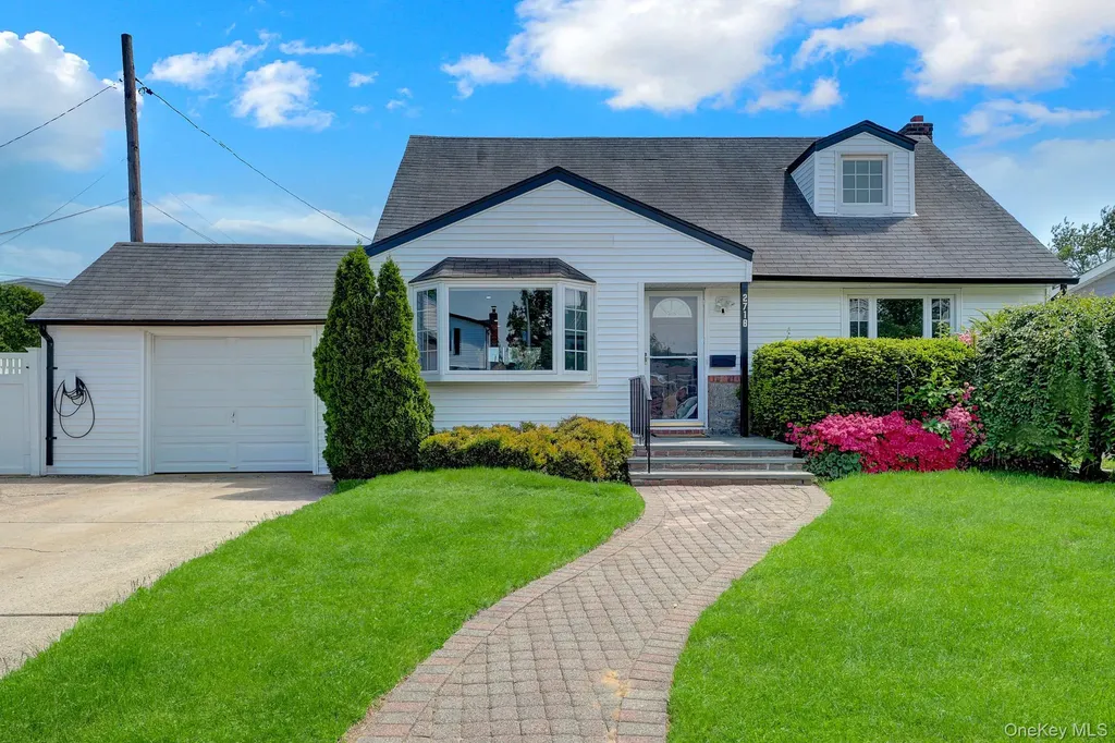 2718 Rowehl Drive East Meadow NY 11554