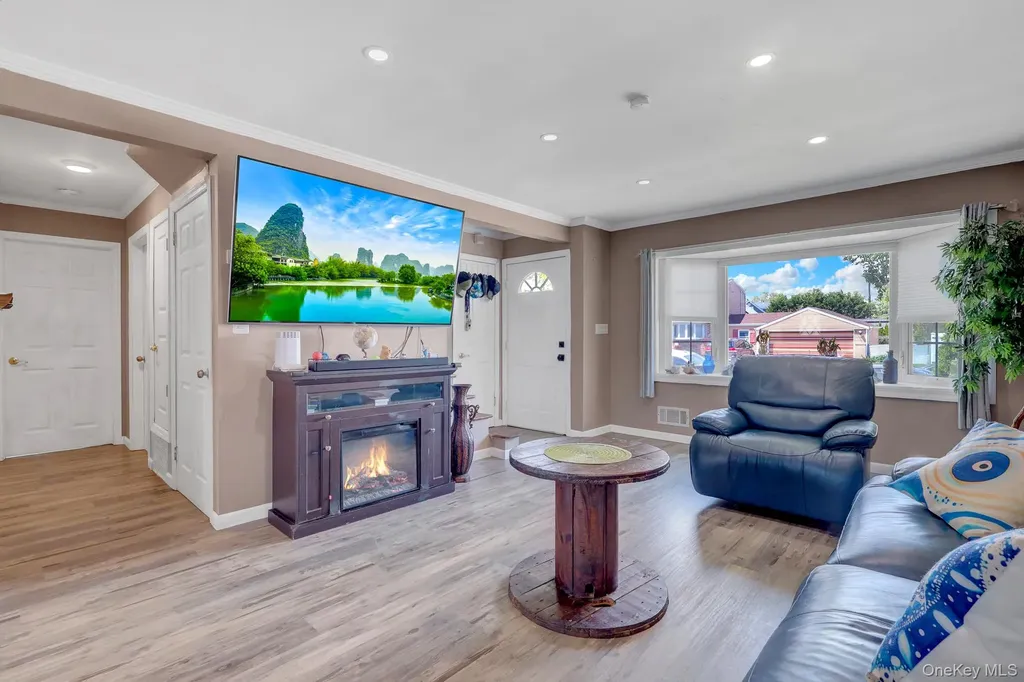 2718 Rowehl Drive East Meadow NY 11554