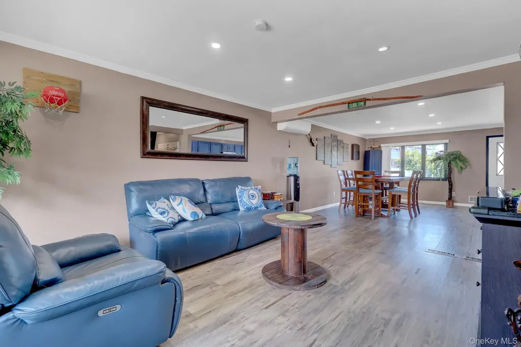 2718 Rowehl Drive East Meadow NY 11554