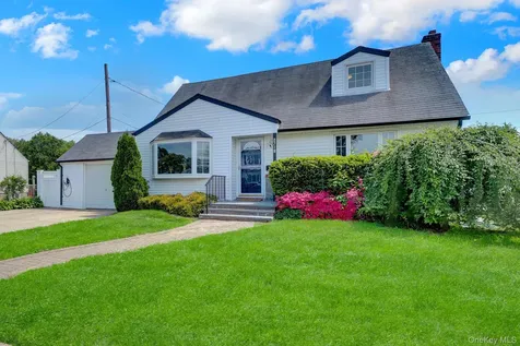 2718 Rowehl Drive East Meadow NY 11554