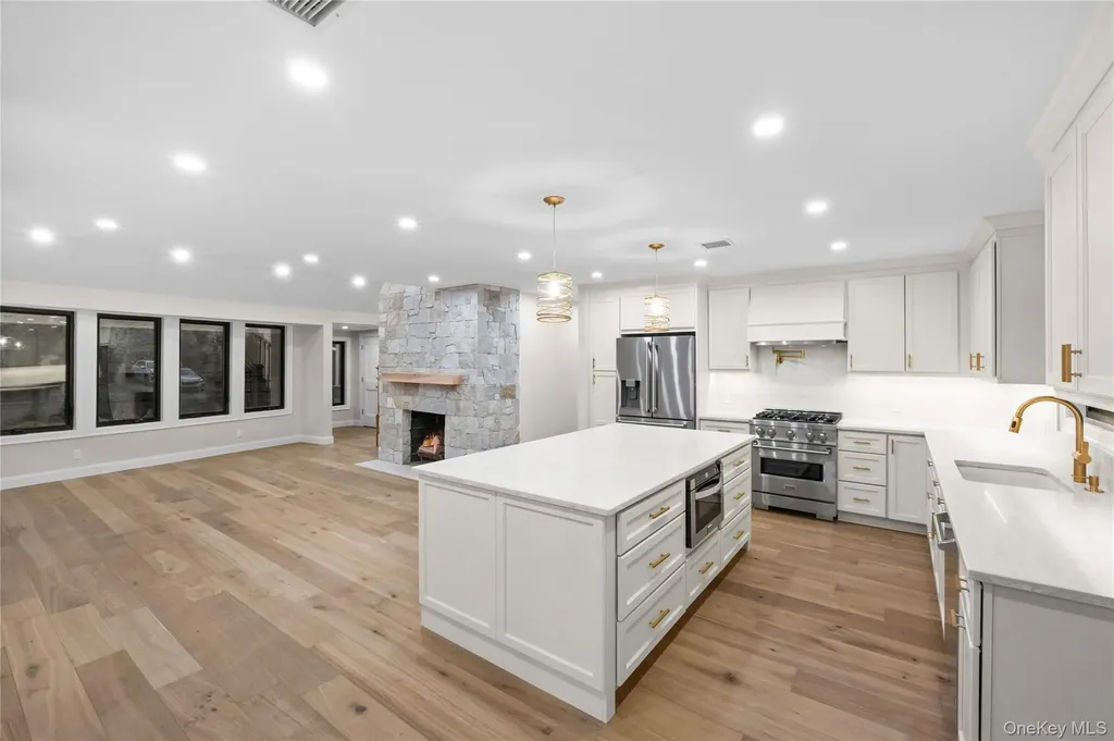11 Ranch Place Merrick NY 11566
