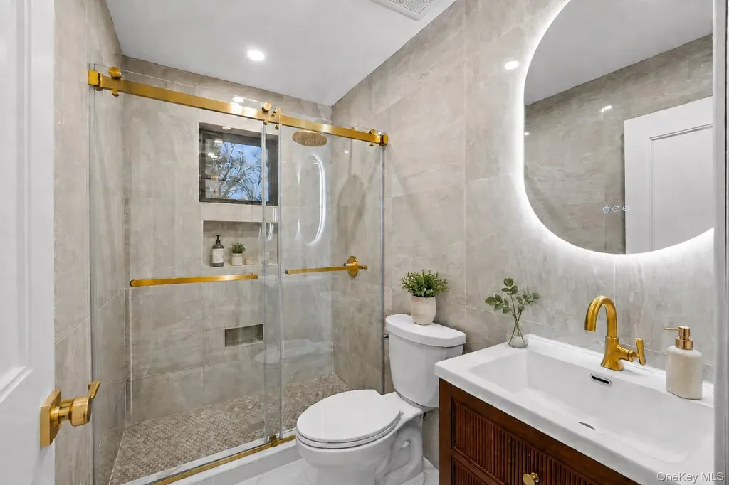 11 Ranch Place Merrick NY 11566