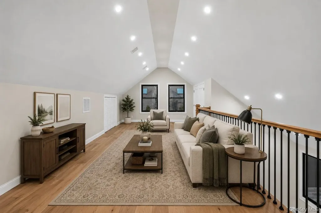 11 Ranch Place Merrick NY 11566