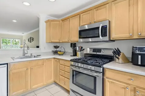 324 Viewpoint Terrace Peekskill NY 10566