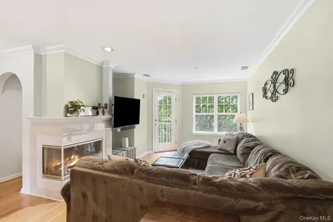 324 Viewpoint Terrace Peekskill NY 10566