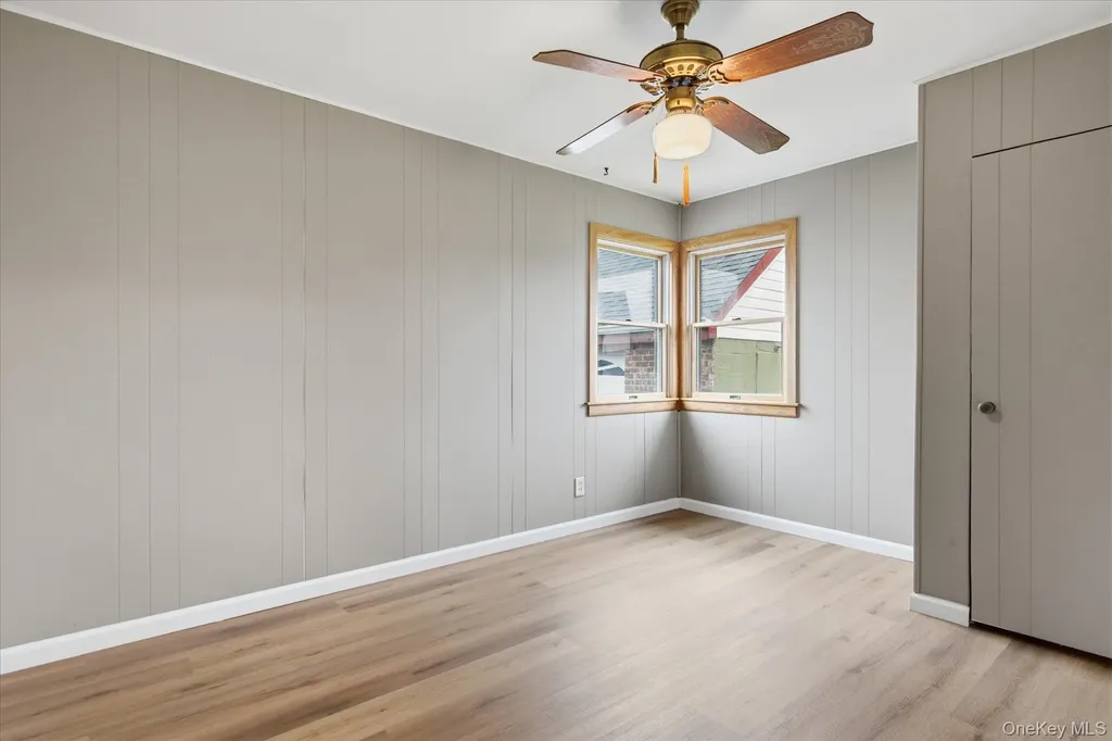 34 Park Circle W New Hyde Park NY 11040