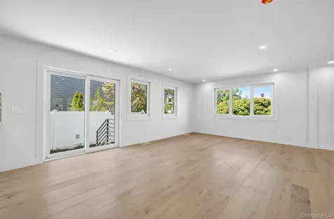 2 Lee Place Old Bethpage NY 11804