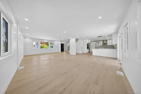 2 Lee Place Old Bethpage NY 11804