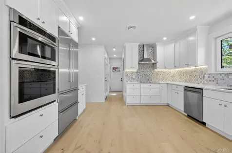 2 Lee Place Old Bethpage NY 11804