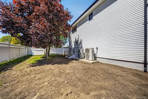 2 Lee Place Old Bethpage NY 11804
