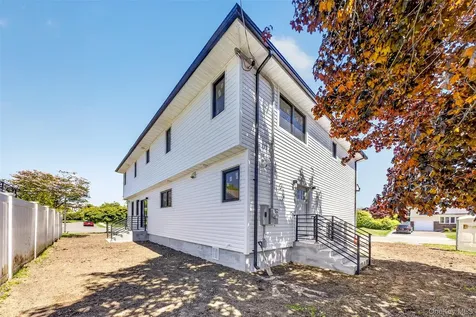 2 Lee Place Old Bethpage NY 11804