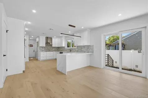 2 Lee Place Old Bethpage NY 11804