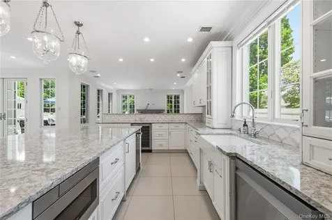 68 Maple Avenue Bethpage NY 11714