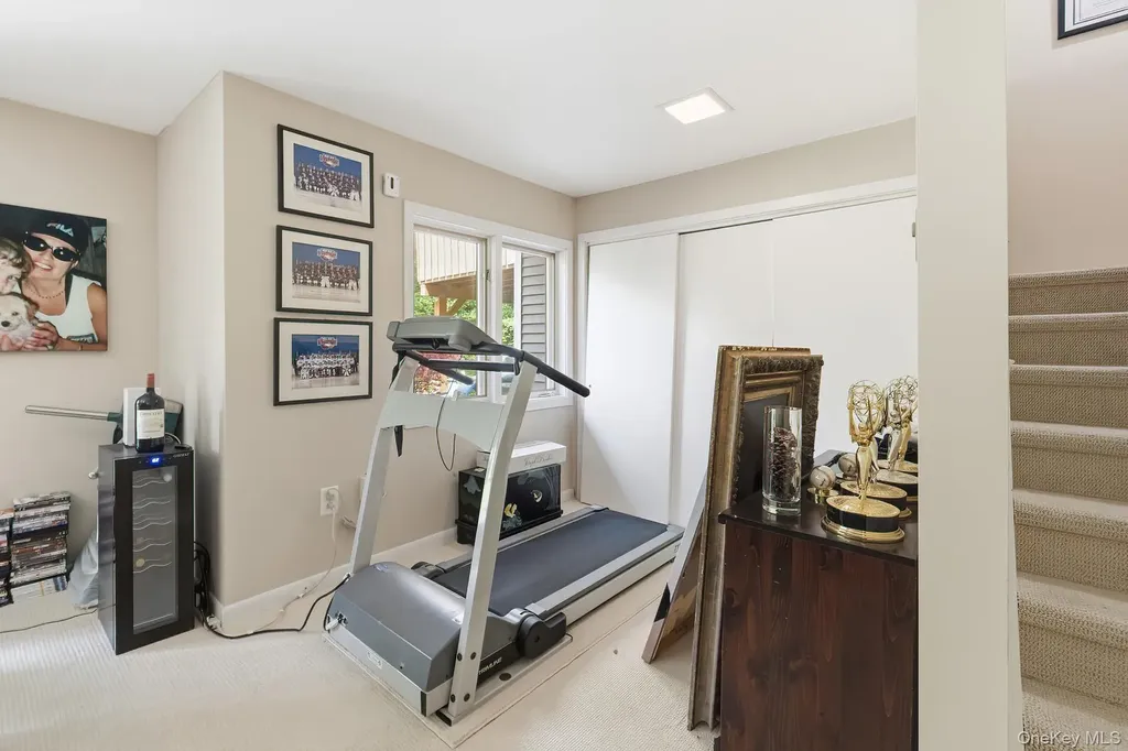 6 Spring Pond Drive Ossining NY 10562