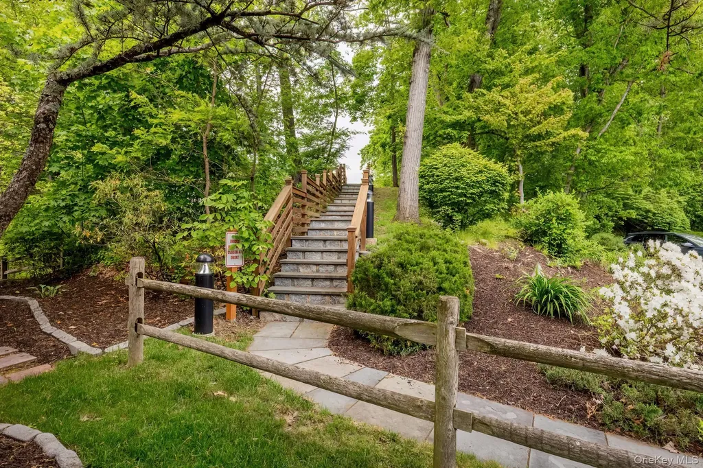 6 Spring Pond Drive Ossining NY 10562