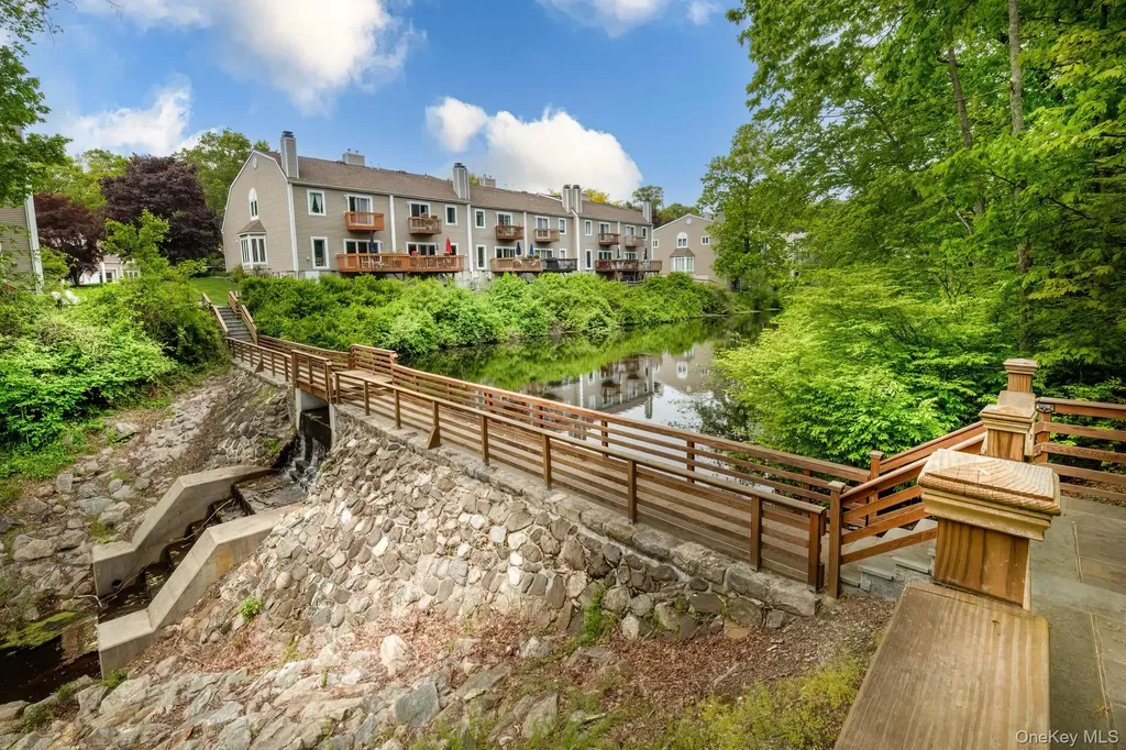 6 Spring Pond Drive Ossining NY 10562