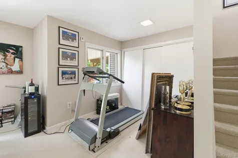 6 Spring Pond Drive Ossining NY 10562