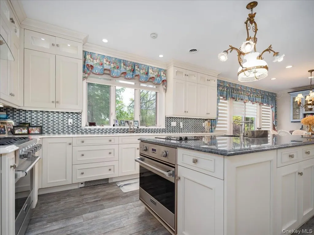 11 Bartlett Road Monsey NY 10952