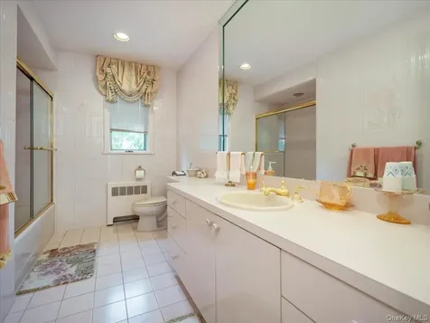 11 Bartlett Road Monsey NY 10952