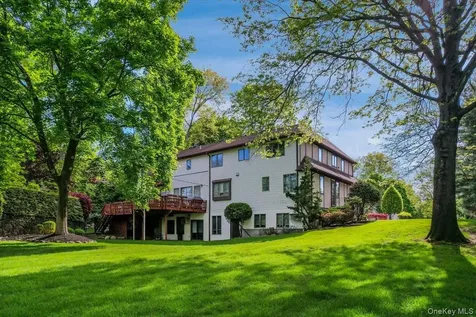 11 Bartlett Road Monsey NY 10952