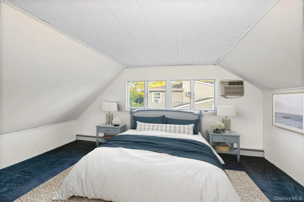 19 Palm Lane Westbury NY 11590
