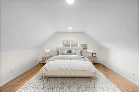 19 Palm Lane Westbury NY 11590