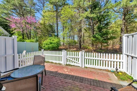 125 Farm House Court Manorville NY 11949