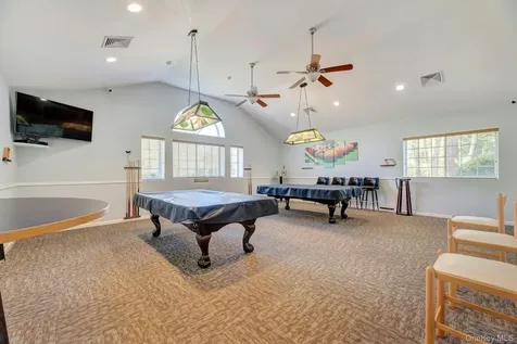 125 Farm House Court Manorville NY 11949