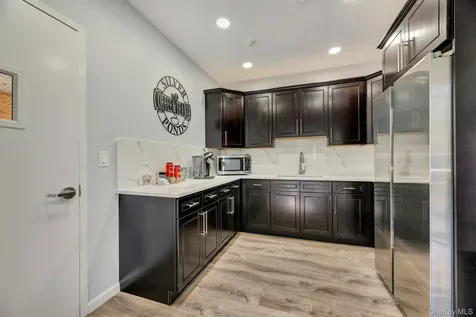 125 Farm House Court Manorville NY 11949