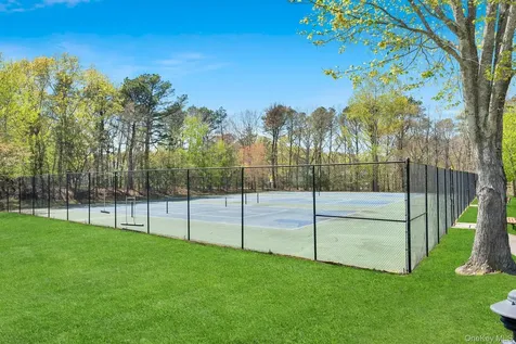 125 Farm House Court Manorville NY 11949