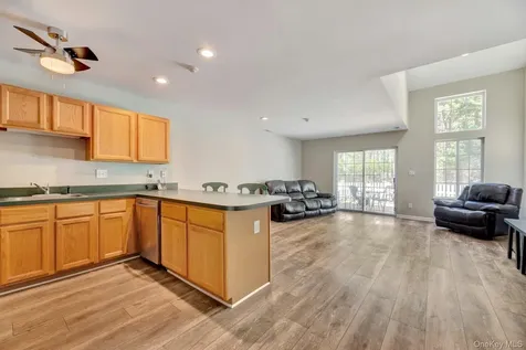 125 Farm House Court Manorville NY 11949