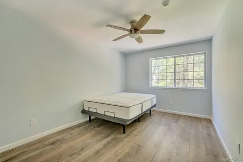 125 Farm House Court Manorville NY 11949