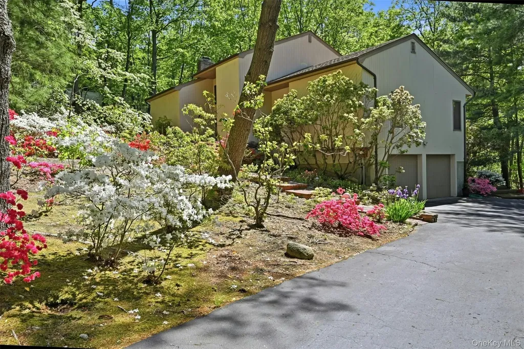 40 Laurel Hill Road Centerport NY 11721