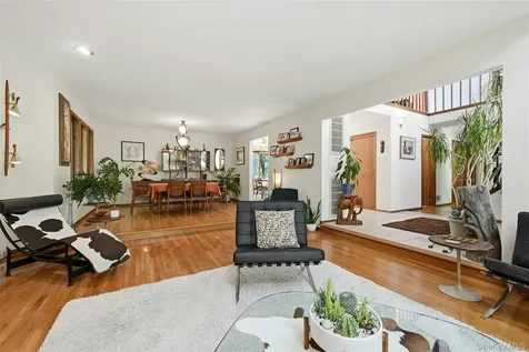 40 Laurel Hill Road Centerport NY 11721
