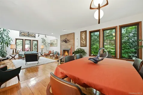 40 Laurel Hill Road Centerport NY 11721