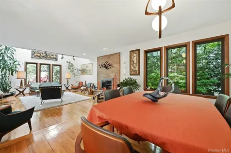 40 Laurel Hill Road Centerport NY 11721