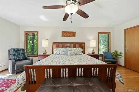40 Laurel Hill Road Centerport NY 11721