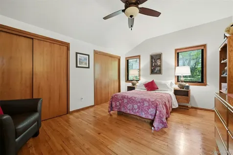 40 Laurel Hill Road Centerport NY 11721