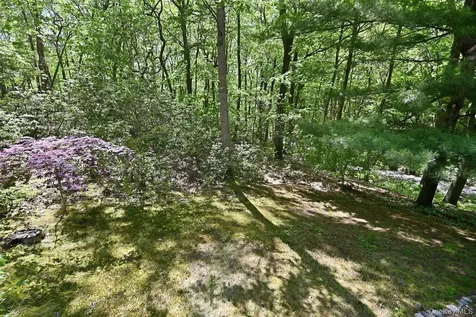 40 Laurel Hill Road Centerport NY 11721