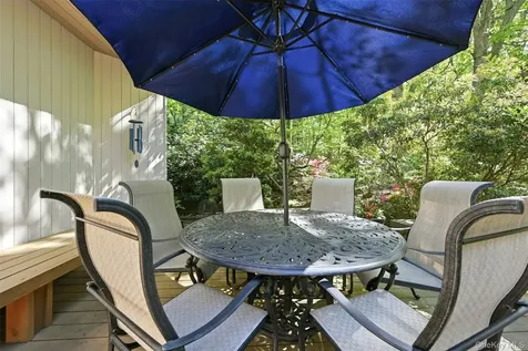 40 Laurel Hill Road Centerport NY 11721