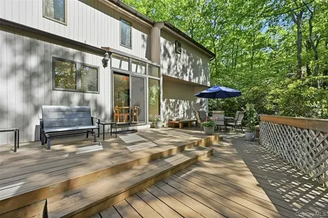 40 Laurel Hill Road Centerport NY 11721