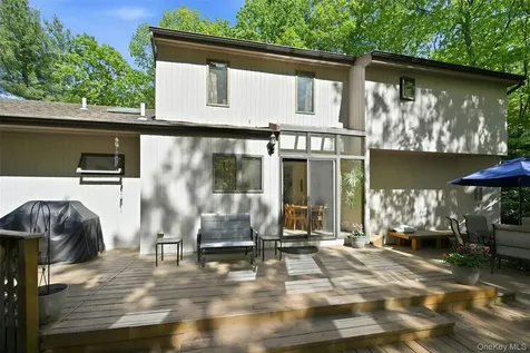 40 Laurel Hill Road Centerport NY 11721