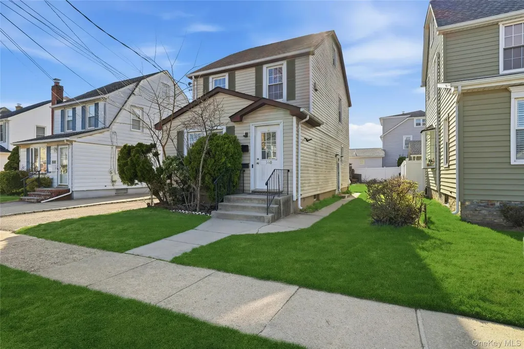 160 Broad Street Williston Park NY 11596