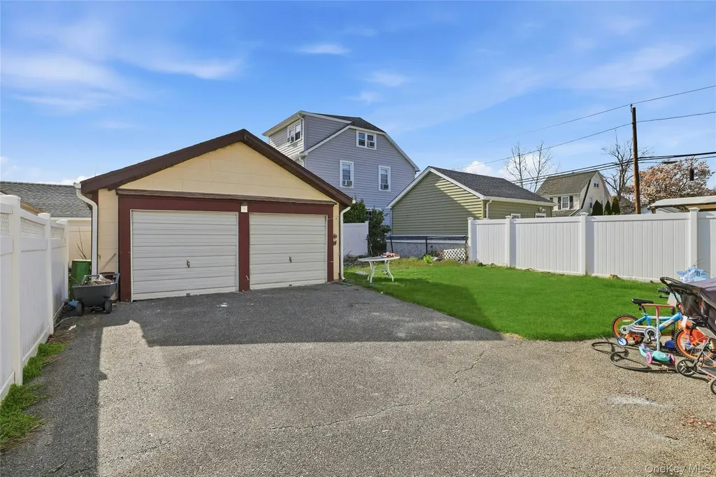 160 Broad Street Williston Park NY 11596